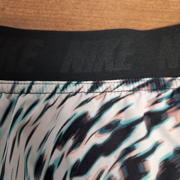 Nike Med green, rose gold and black shorts - Picture 5 of 5